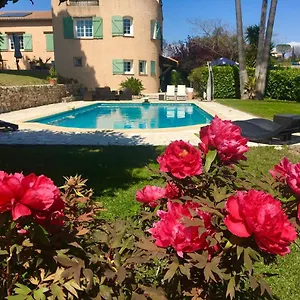 https://villa-antoline.fr-provencehotel.com