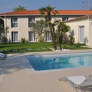 https://hotel-le-mas-du-golf.fr-provencehotel.com